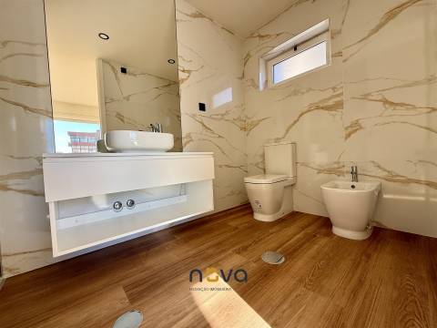 Apartamento T3 Totalmente Remodelado na Póvoa de Varzim.