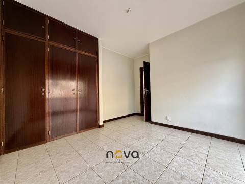 Apartamento T2 para venda, em Aver-o-mar, a 100m da praia