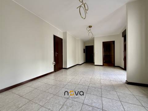 Apartamento T2 para venda, em Aver-o-mar, a 100m da praia