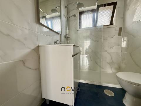 Apartamento T2 para venda, em Aver-o-mar, a 100m da praia