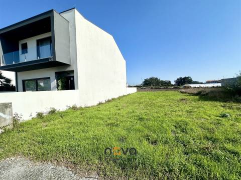 Lote de terreno com 396 m2 para construção de moradia. Póvoa de Varzim | Nova Imobiliária