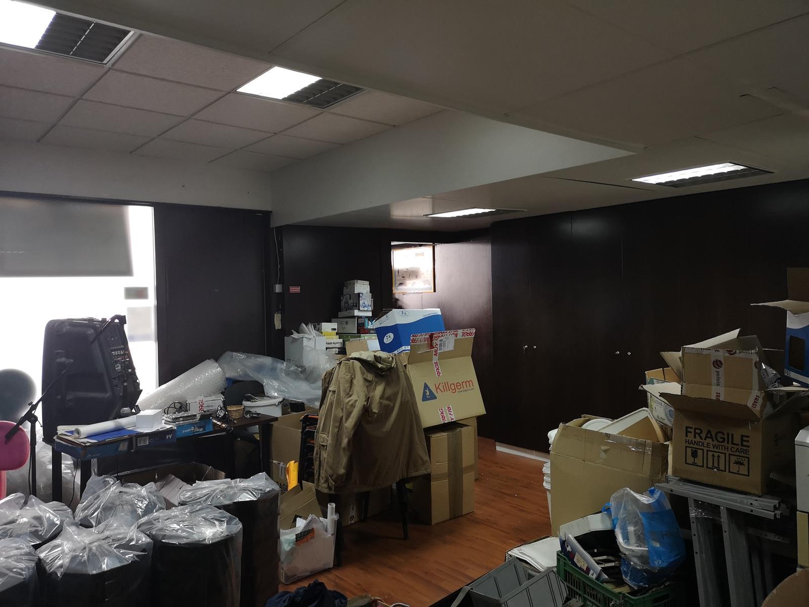 Loja comercial com 82 m2 com montra e boa visibilidade. Póvoa de Varzim | Nova Imobiliária