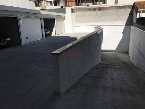 Garagem fechada para 2 carros na Povoa de Varzim  | NOVA Imobiliária