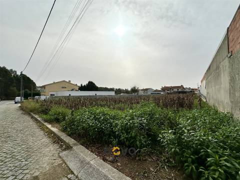 Terreno urbano com 2143 m2 para construção de moradia | NOVA Imobiliária