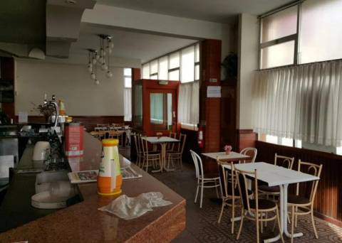 Loja com 298 m2 próximo da praia para restauração. Póvoa de Varzim | Nova Imobiliária