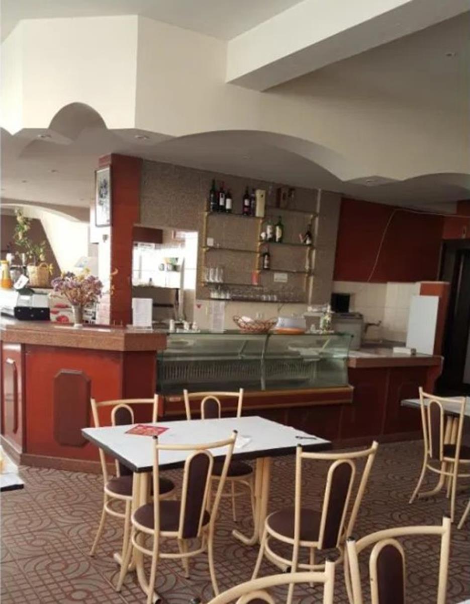 Loja com 298 m2 próximo da praia para restauração. Póvoa de Varzim | Nova Imobiliária