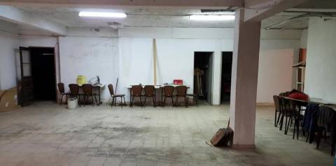 Loja com 298 m2 próximo da praia para restauração. Póvoa de Varzim | Nova Imobiliária