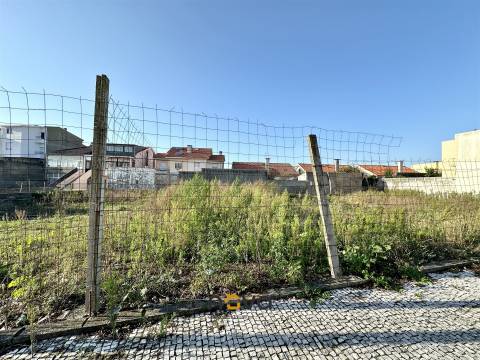 Lote de terreno, para construção de moradia. Póvoa de Varzim | Nova Imobiliária