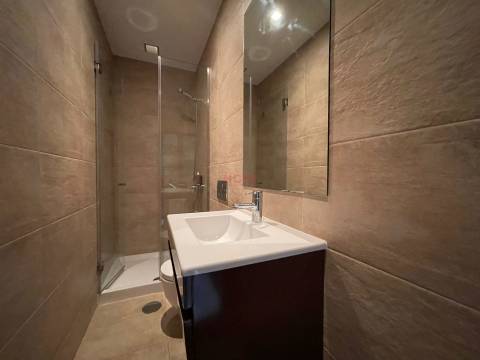 Moradia em banda tipo T4 no centro da cidade | NOVA Imobiliária