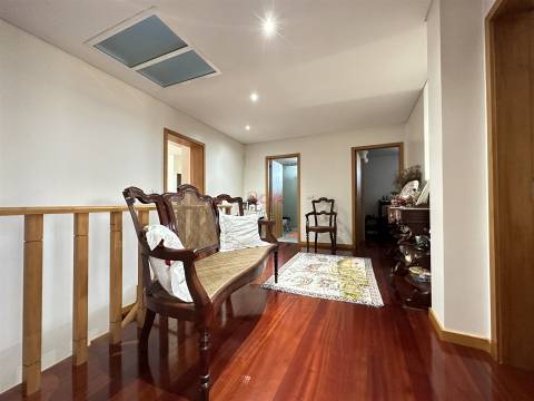 Moradia em lote de 1400m2 na Póvoa de Varzim  NOVA Imobiliária