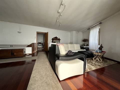 Moradia em lote de 1400m2 na Póvoa de Varzim  NOVA Imobiliária