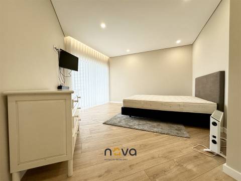 Apartamento T3 remodelado com vistas de mar na Póvoa de Varzim NOVA Imobiliária