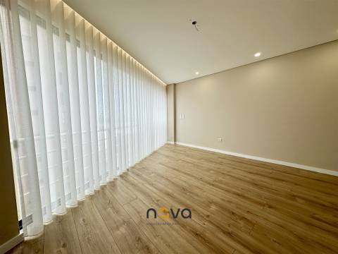 Apartamento T3 remodelado com vistas de mar na Póvoa de Varzim NOVA Imobiliária