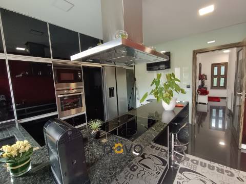 Moradia T3 térrea em lote com 1273 M2, Areia Árvore Vila do Conde Nova Imobiliária