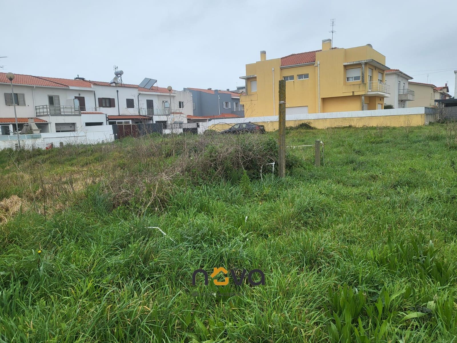 Terreno para construção em Aver-o-Mar