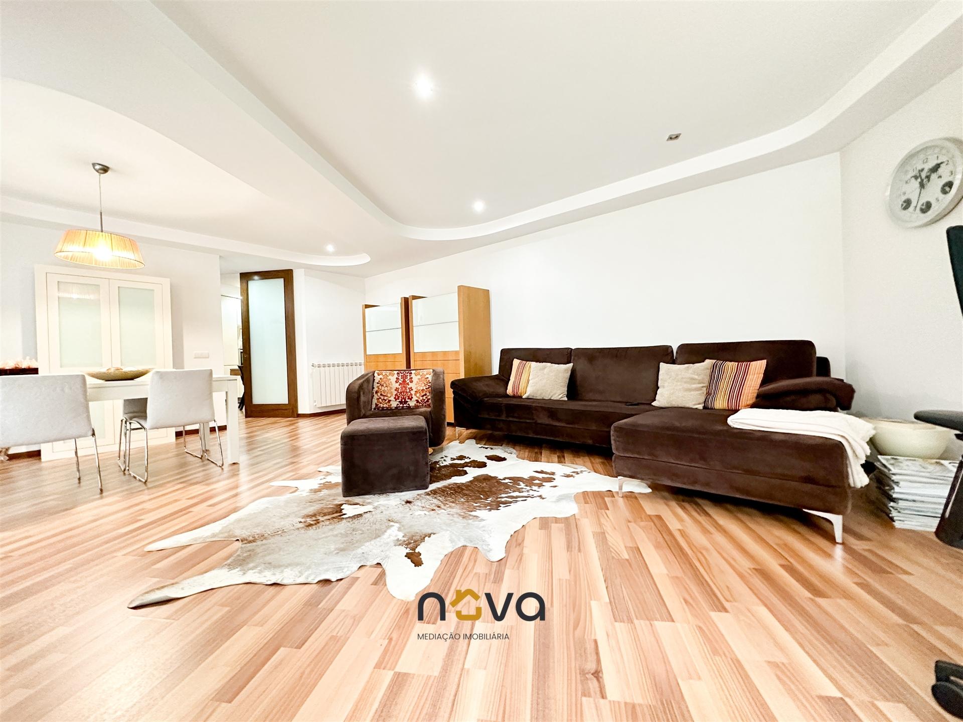 Moradia T3 no centro da cidade da Póvoa de Varzim  NOVA Imobiliária