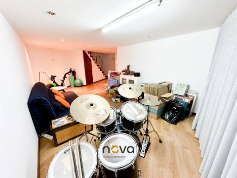 Moradia T3 no centro da cidade da Póvoa de Varzim  NOVA Imobiliária