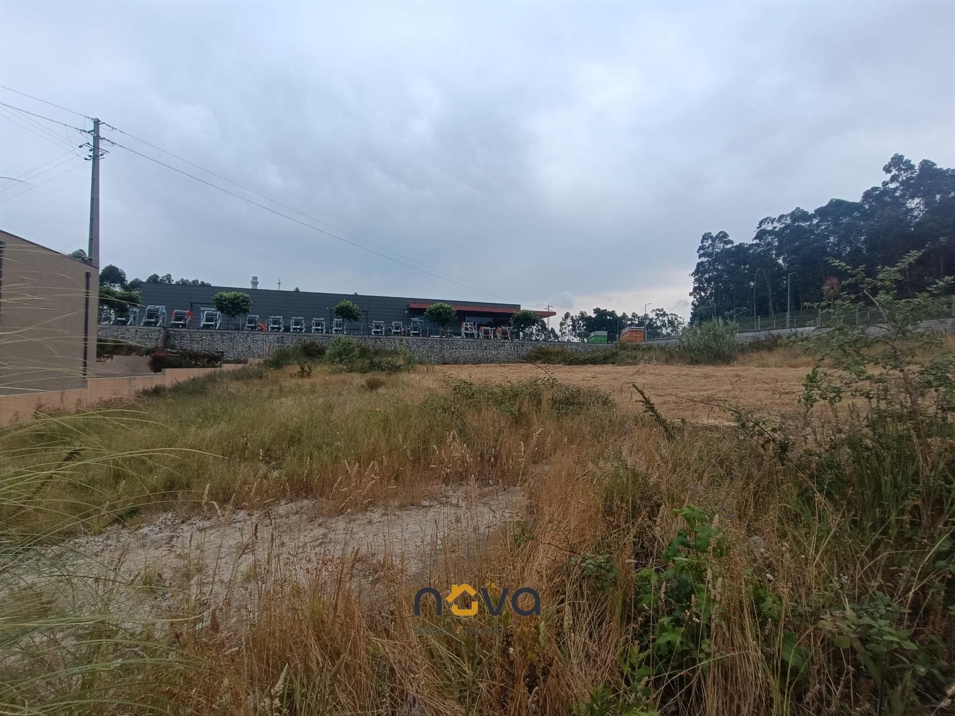 Lote de terreno com 700m2 em Macieira da Maia, Vila do Conde  NOVA Imobiliária