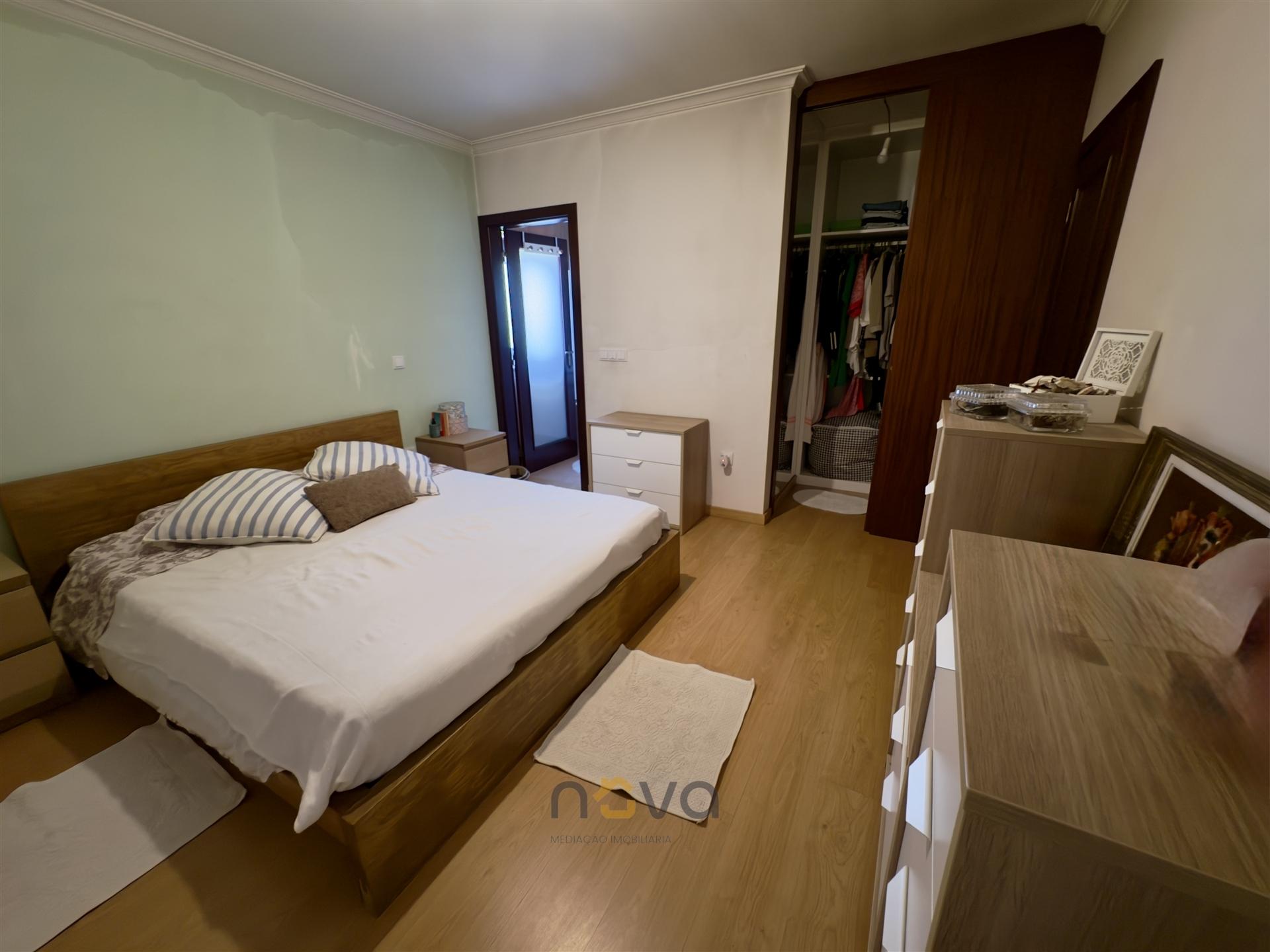 Arcos de Valdevez: T3 com Jardim, Terraço, Cave e Terreno Averbado