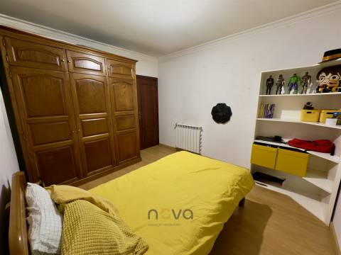 Arcos de Valdevez: T3 com Jardim, Terraço, Cave e Terreno Averbado