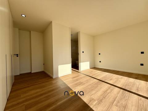 Apartamento T3 Totalmente Remodelado na Póvoa de Varzim.