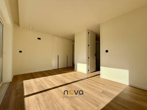 Apartamento T3 Totalmente Remodelado na Póvoa de Varzim.