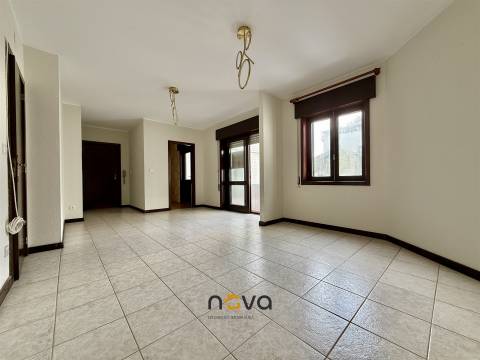 Apartamento T2 para venda, em Aver-o-mar, a 100m da praia