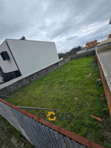 Lote de terreno em Beiriz
