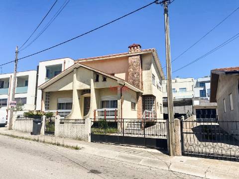 Moradia Geminada T4 Venda em Alfena,Valongo