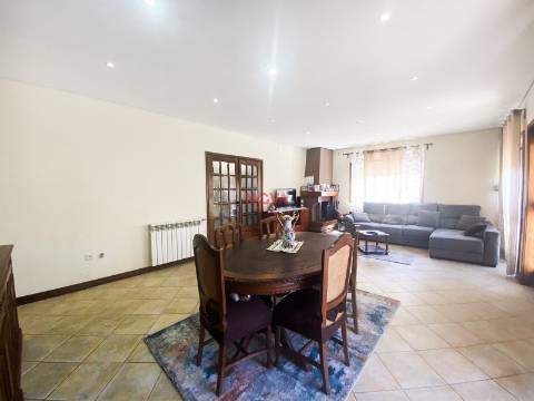 Moradia Geminada T4 Venda em Alfena,Valongo