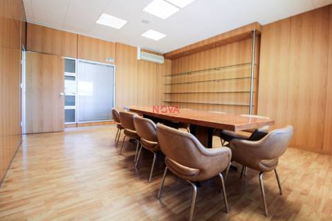 Escritório  Arrendamento em Sanguedo,Santa Maria da Feira