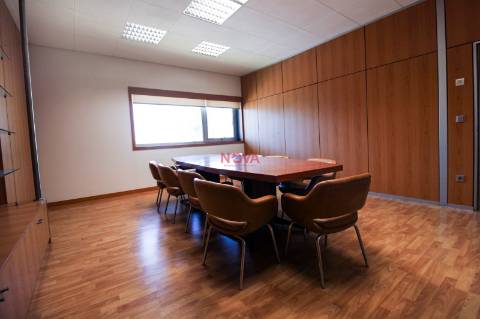 Escritório  Arrendamento em Sanguedo,Santa Maria da Feira