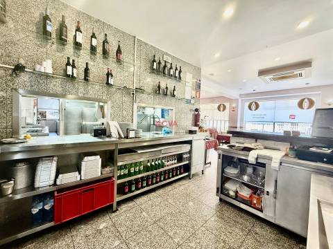 Restaurante  Trespasse em Mafamude e Vilar do Paraíso,Vila Nova de Gaia