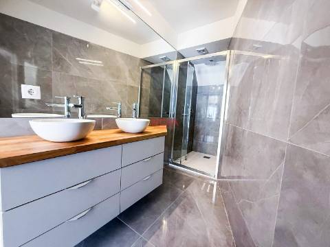 Moradia T4 Venda em Gondomar (São Cosme), Valbom e Jovim,Gondomar