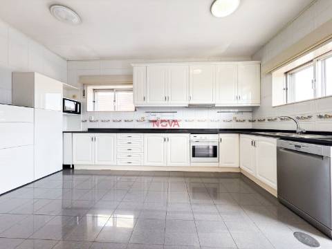 Moradia Isolada T5 Venda em Ermesinde,Valongo