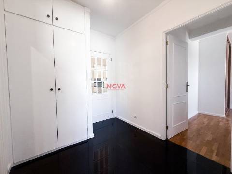 Apartamento T3 Venda em Custóias, Leça do Balio e Guifões,Matosinhos