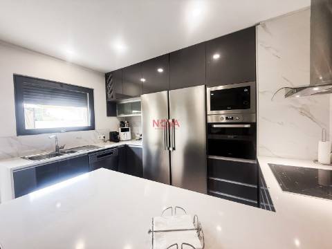 Moradia em Banda T3 Venda em Ermesinde,Valongo