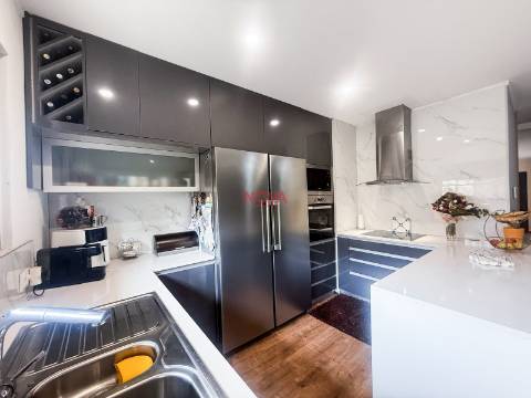 Moradia em Banda T3 Venda em Ermesinde,Valongo