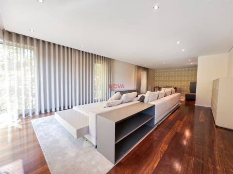 Apartamento T4 Arrendamento em Lordelo do Ouro e Massarelos,Porto