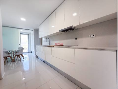 Apartamento T4 Arrendamento em Lordelo do Ouro e Massarelos,Porto