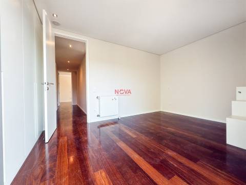 Apartamento T4 Arrendamento em Lordelo do Ouro e Massarelos,Porto