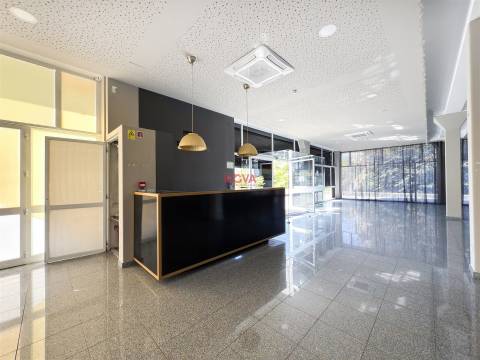 Loja  Venda em Cedofeita, Santo Ildefonso, Sé, Miragaia, São Nicolau e Vitória,Porto