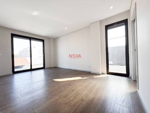 Apartamento T4 Venda em Ramalde,Porto