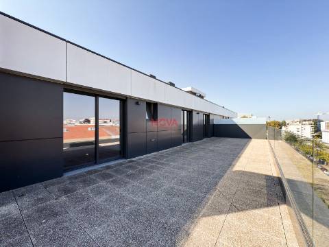 Apartamento T4 Venda em Ramalde,Porto