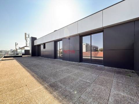 Apartamento T4 Venda em Ramalde,Porto