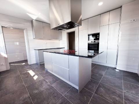 Apartamento T4 Venda em Ramalde,Porto