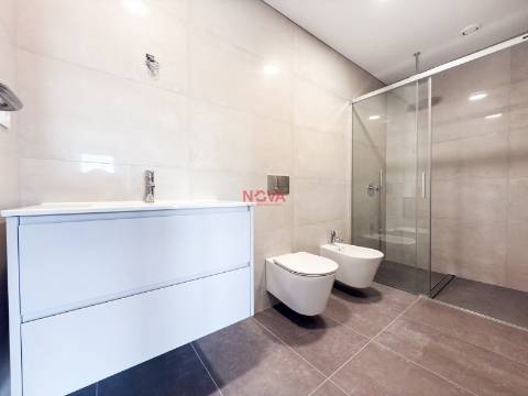 Apartamento T3 Venda em Ramalde,Porto