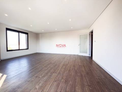 Apartamento T3 Venda em Ramalde,Porto