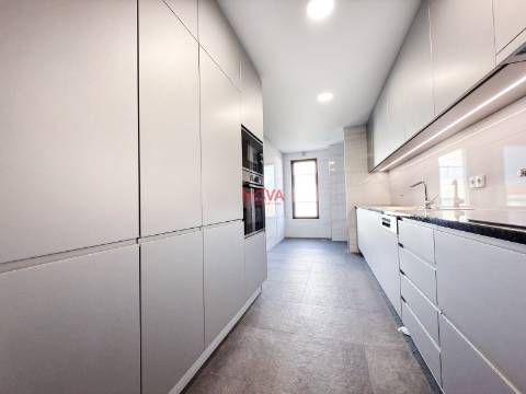 Apartamento T3 Venda em Ramalde,Porto