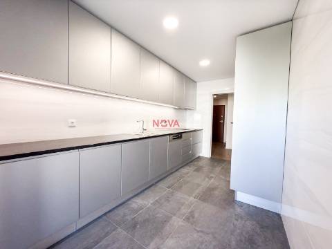 Apartamento T3 Venda em Ramalde,Porto